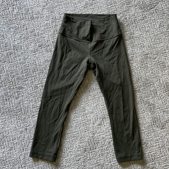 Lululemon Wunder Under Crop Tight - Picture 1 of 3